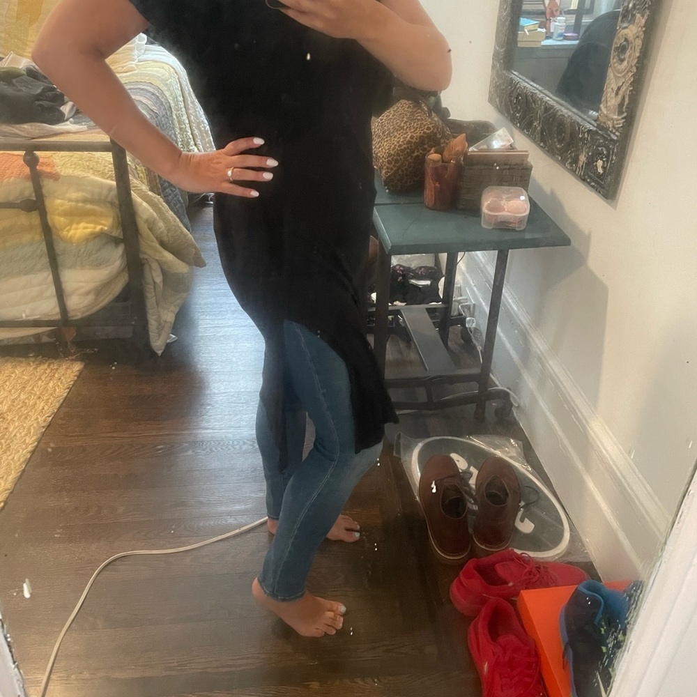 Black Short Sleeve Tunic With Side Slit Size Small - Picture 2 of 5